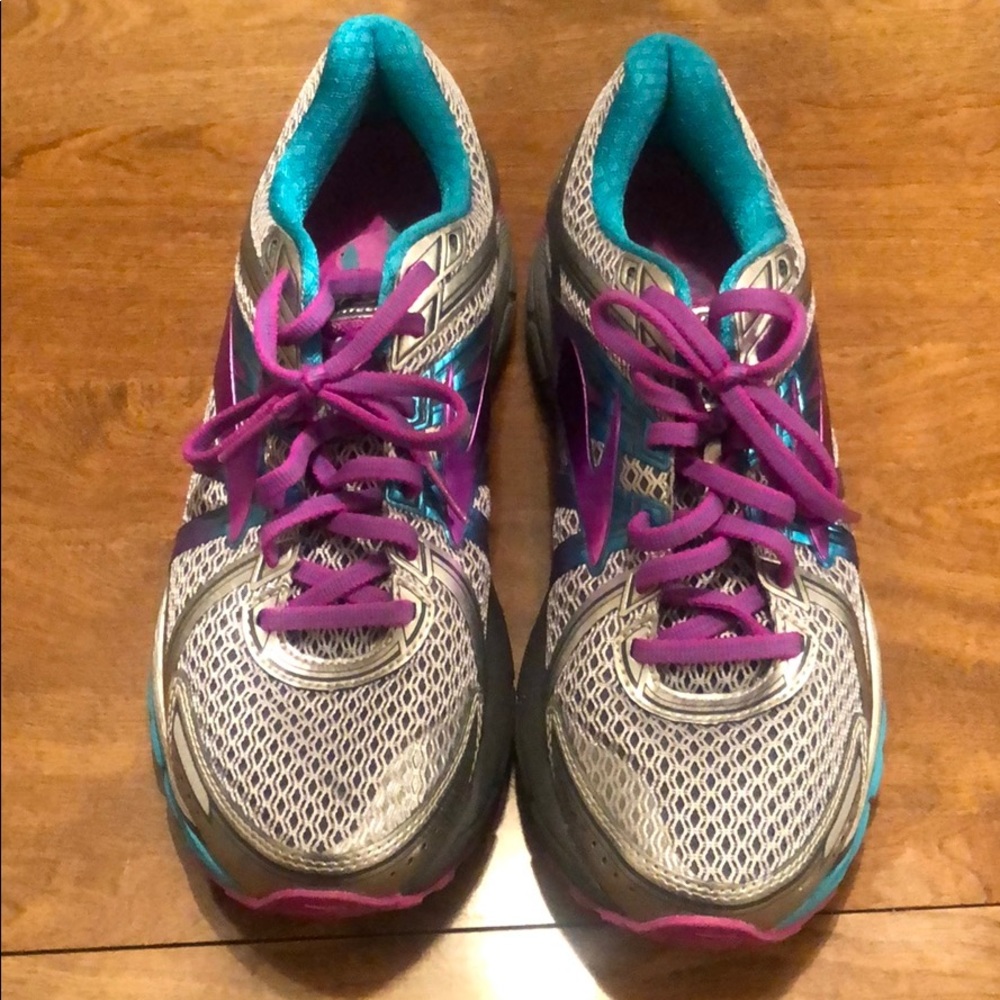 NWOB Brooks women’s running shoe